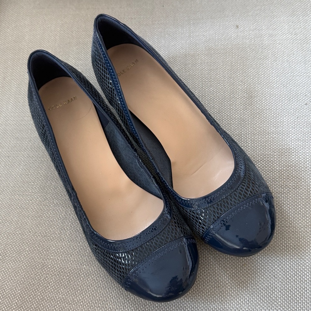 NWT NAVY 1.5” Wedge COLE HAAN Cap toe shoe stacked wedge & sole US 8.5 B in Box - Picture 4 of 13